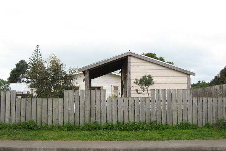 Photo of property in 1 Beach Road, Haumoana, 4102