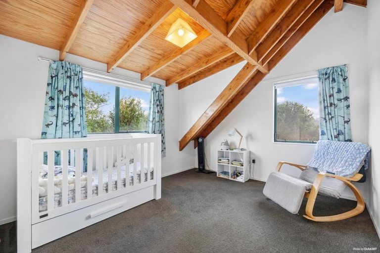 Photo of property in 2/470 East Coast Road, Windsor Park, Auckland, 0630