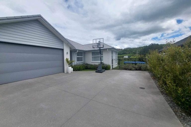 Photo of property in 63 Awataha Crescent, Pyes Pa, Tauranga, 3110