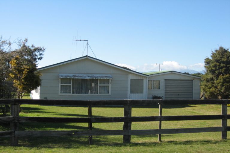 Photo of property in 13 Forest Road, Waitarere Beach, Levin, 5510