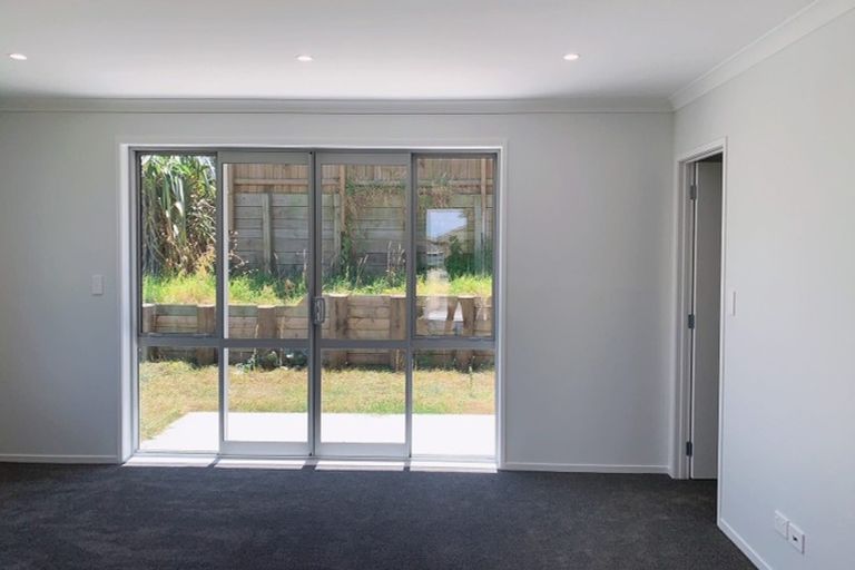 Photo of property in 16 Goh Place, Manurewa, Auckland, 2105
