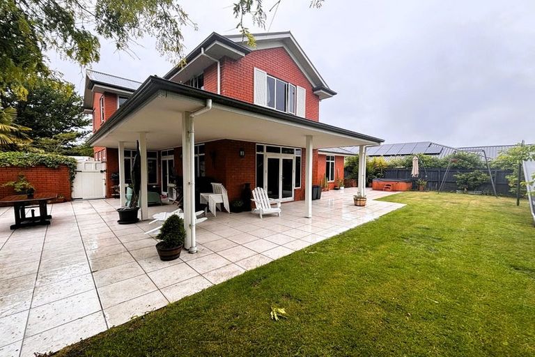 Photo of property in 11 Kereru Lane, Riccarton, Christchurch, 8011