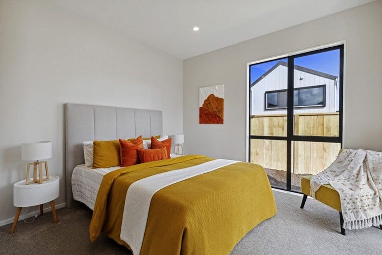 Photo of property in 31 Paretao Street, Massey, Auckland, 0614