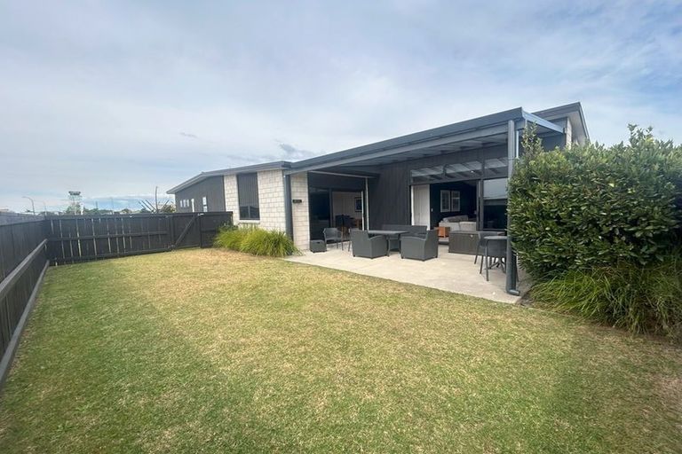 Photo of property in 2 Franks Way, Papamoa Beach, Papamoa, 3118