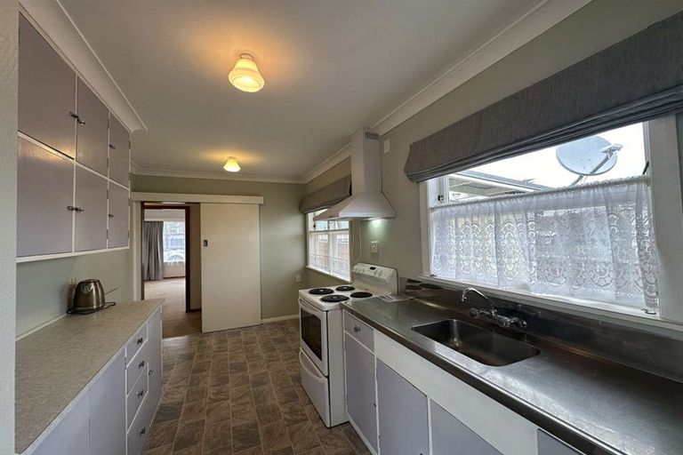 Photo of property in 7 Huia Place, Levin, 5510