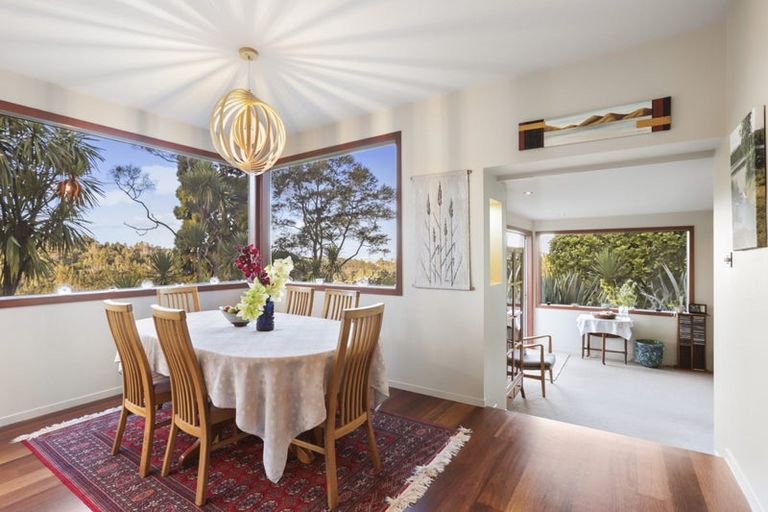 Photo of property in 30 Tinopai Road, Titirangi, Auckland, 0604