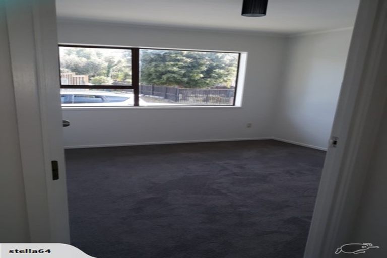 Photo of property in 2/32 Ballater Place, Highland Park, Auckland, 2010