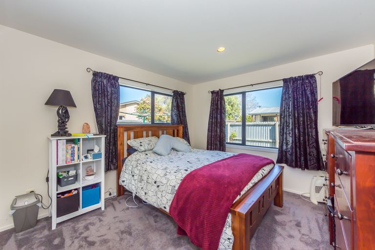 Photo of property in 242a Mairehau Road, Burwood, Christchurch, 8083