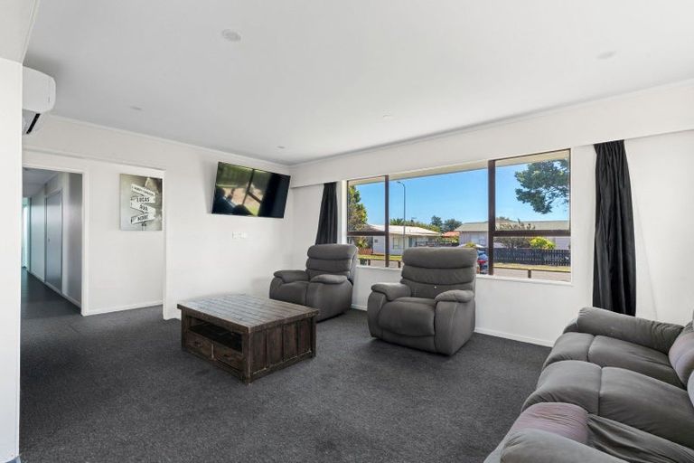Photo of property in 33 Solway Street, Levin, 5510
