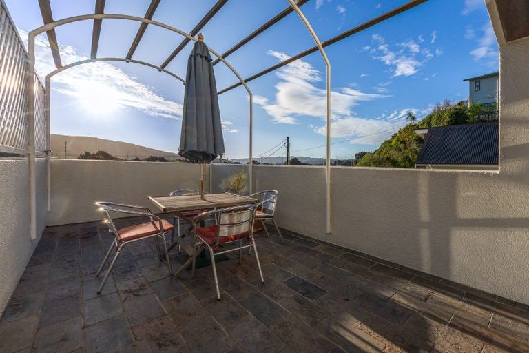 Photo of property in 32 Paremata Crescent, Paremata, Porirua, 5024