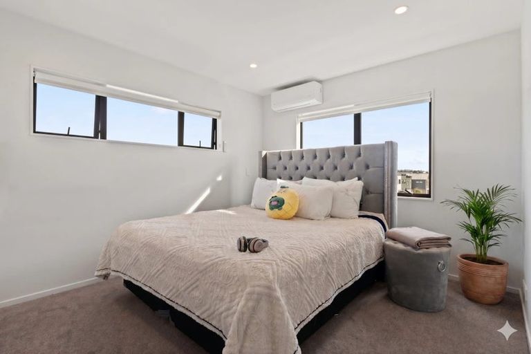 Photo of property in 1 Tupara Street, Manurewa, Auckland, 2102