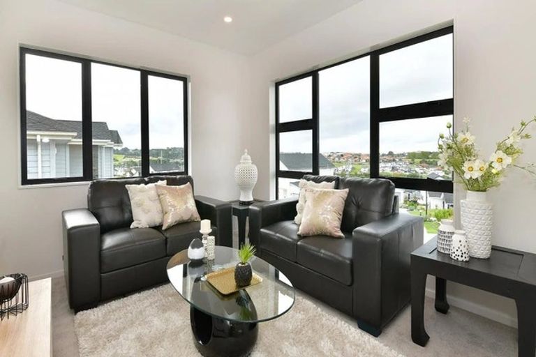 Photo of property in 46 Resolution Drive, Gulf Harbour, Whangaparaoa, 0930