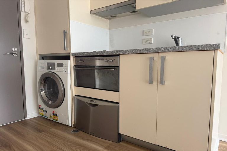 Photo of property in Dual Apartments, 108/142 Vivian Street, Te Aro, Wellington, 6011