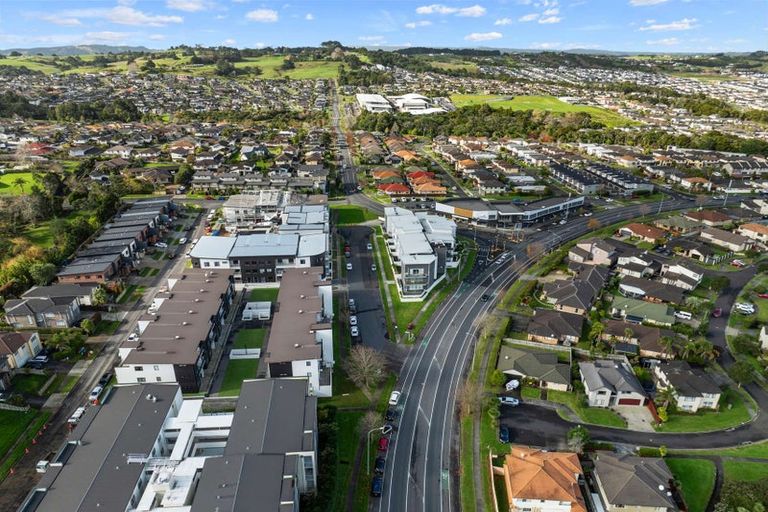 Photo of property in 7/130 Stancombe Road, Flat Bush, Auckland, 2016