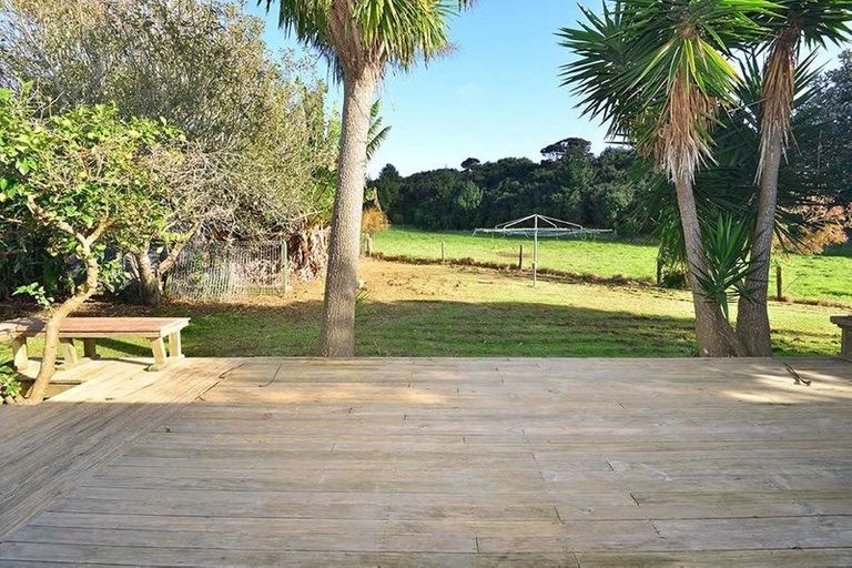 Photo of property in 3265 South Head Road, South Head, Helensville, 0874