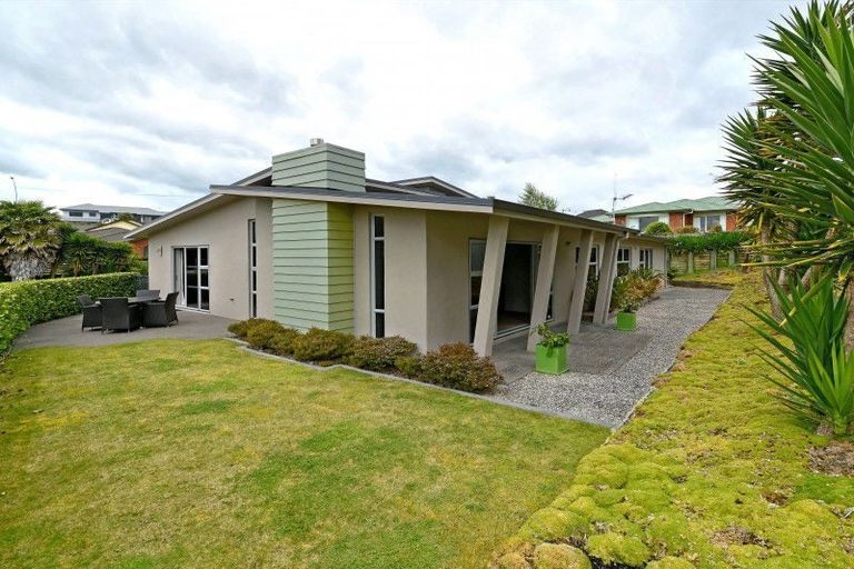 Photo of property in 2 Millennium Heights, Flagstaff, Hamilton, 3210