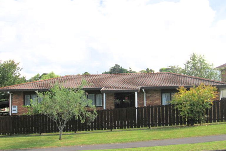 Photo of property in 1b Stottholm Road, Titirangi, Auckland, 0604