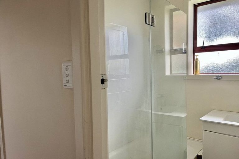 Photo of property in 38 Tudor Road, Henderson, Auckland, 0610