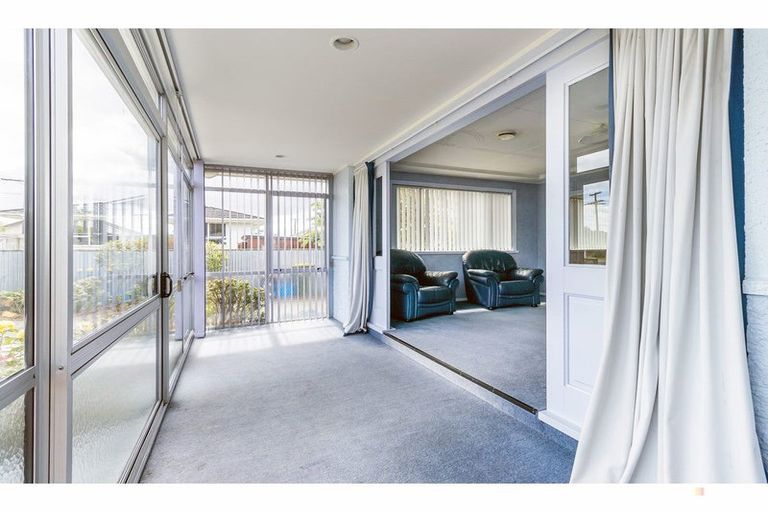 Photo of property in 1 Dixon Street, Waimate, 7924