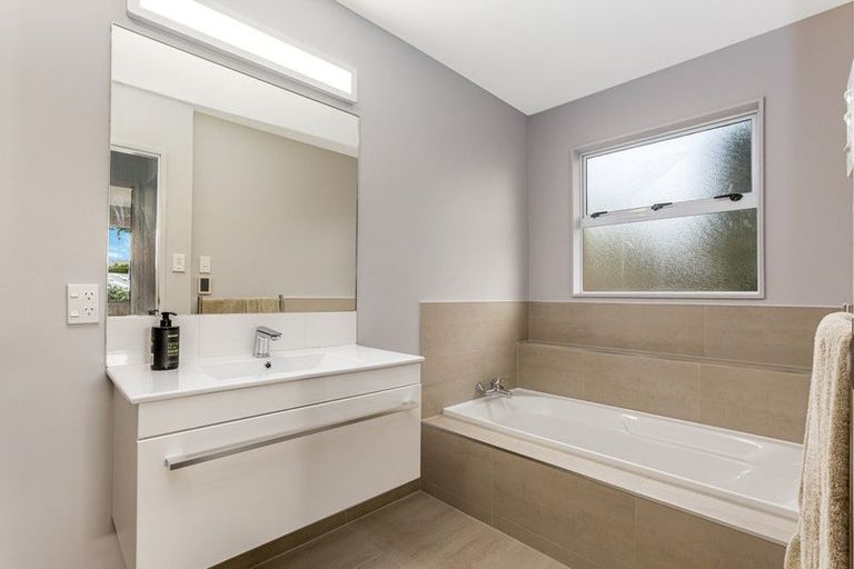 Photo of property in 30 Musket Lane, Whitby, Porirua, 5024