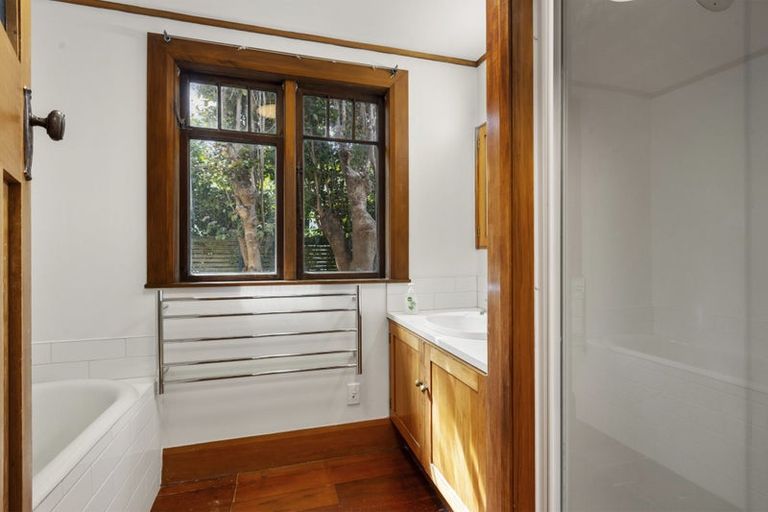 Photo of property in 74 Nottingham Street, Karori, Wellington, 6012