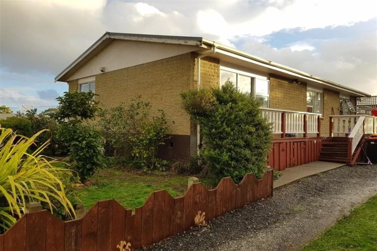 Photo of property in 8 O'byrne Street, Waikiwi, Invercargill, 9810
