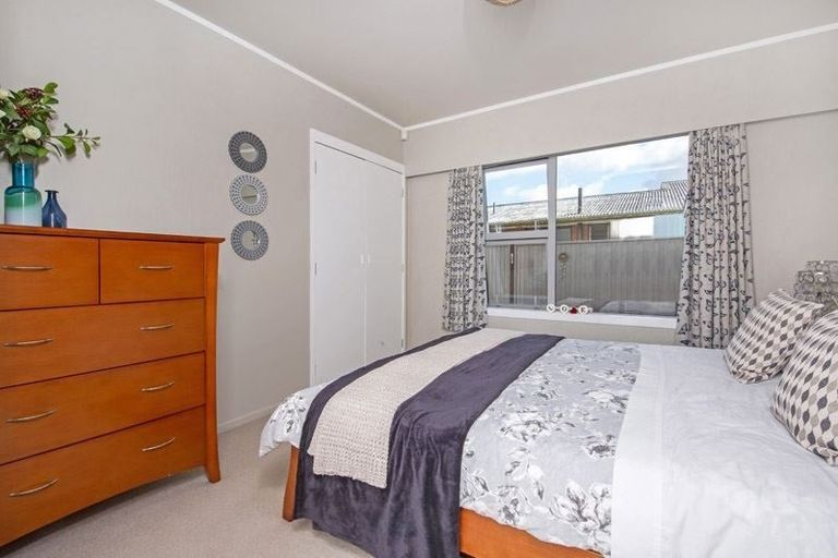 Photo of property in 81 Edgewater Drive, Pakuranga, Auckland, 2010