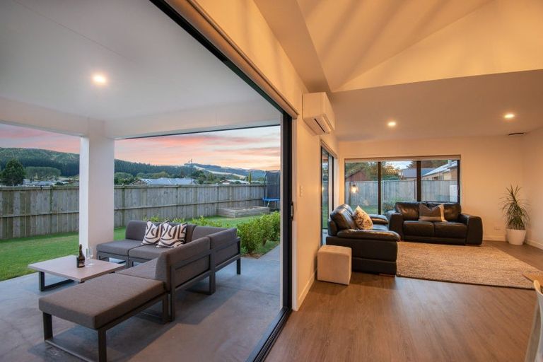 Photo of property in 13 Rodeo Place, Outram, 9019