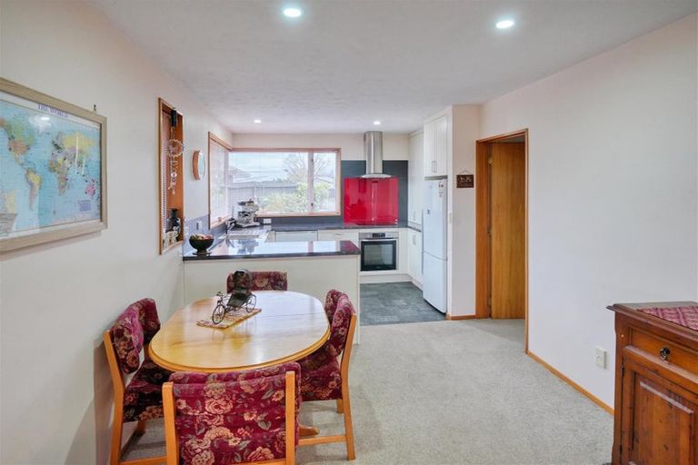 Photo of property in 7 Fieldmoor Place, Parklands, Christchurch, 8083