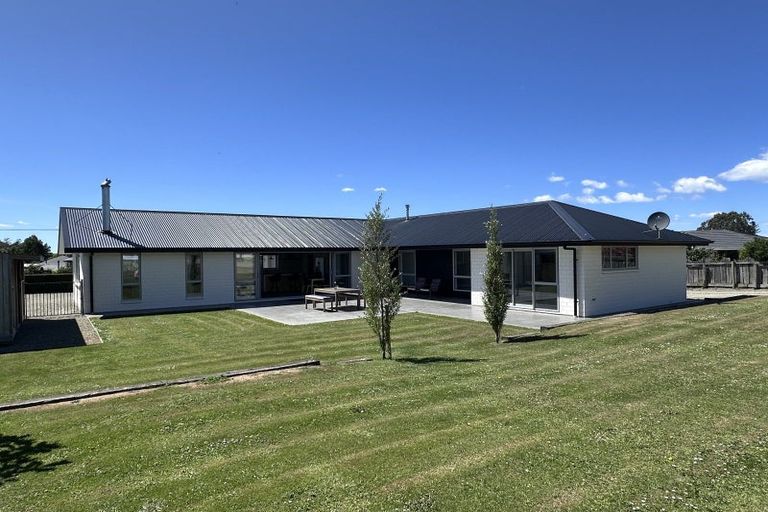 Photo of property in 17 Gordon Street, Weston, Oamaru, 9401