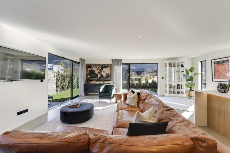 Photo of property in 30 Flynn Lane, Arrowtown, 9302