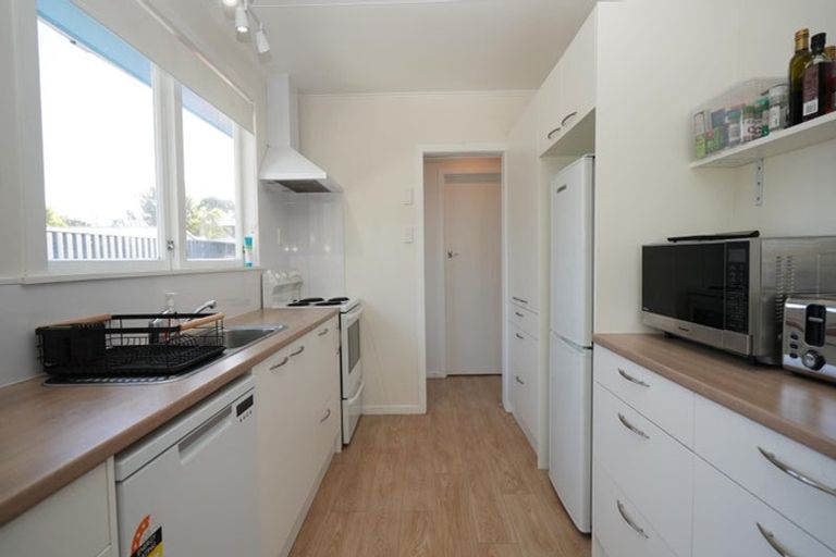 Photo of property in 19 Rhodes Drive, Kelvin Grove, Palmerston North, 4414