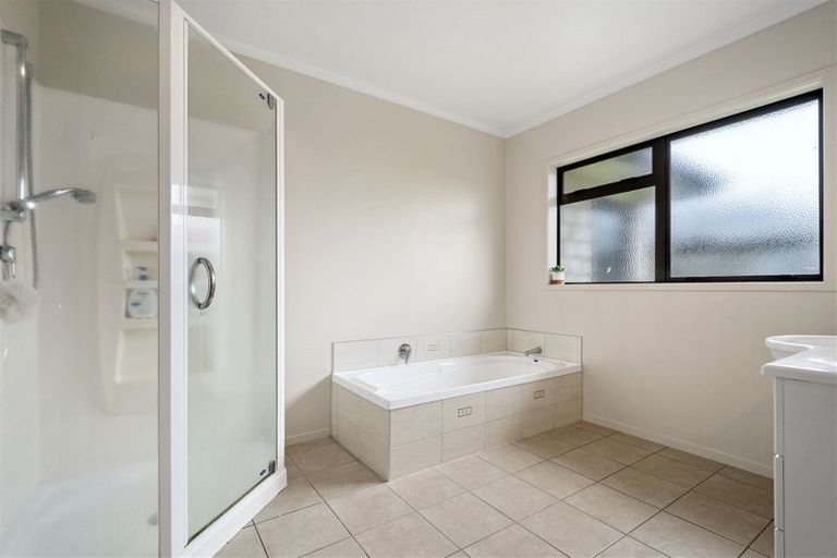 Photo of property in 39 Putaka Place, Papamoa Beach, Papamoa, 3118