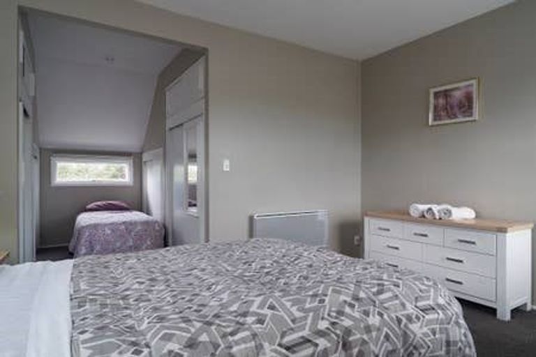 Photo of property in 1 Oakfield Street, Burnside, Christchurch, 8053