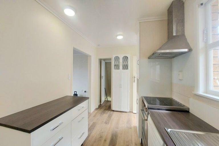 Photo of property in 2/24 Upland Street, Brookfield, Tauranga, 3110