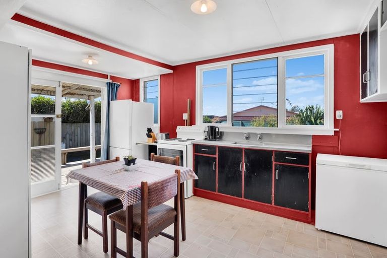 Photo of property in 41 Maire Street, Inglewood, 4330