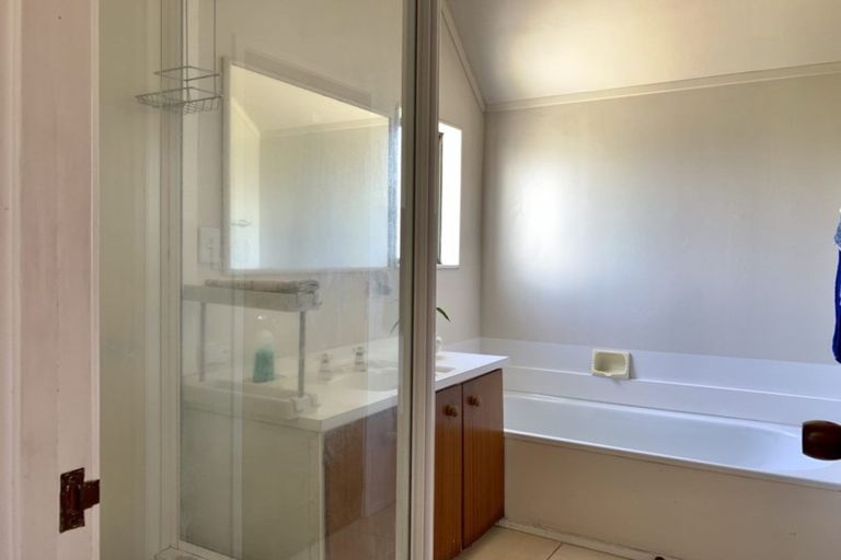 Photo of property in 1/24 Curacao Place, Half Moon Bay, Auckland, 2012