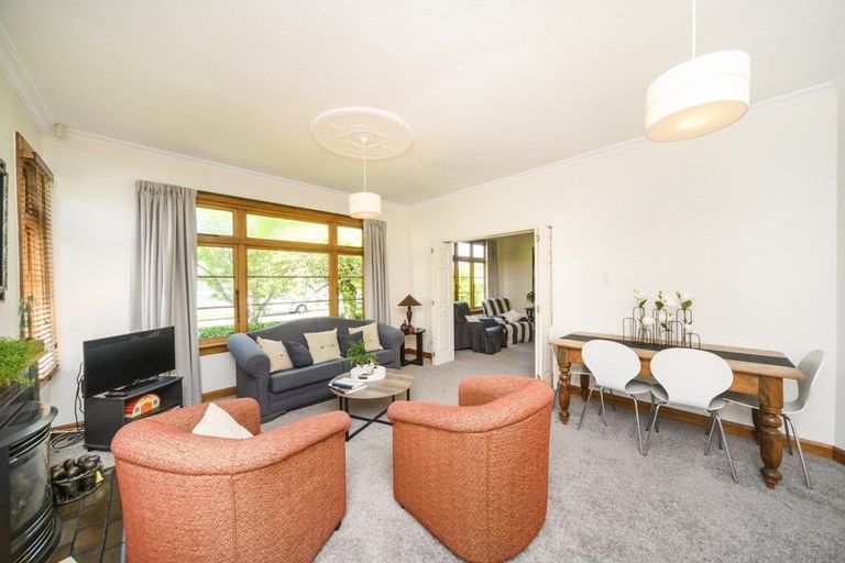 Photo of property in 32 Rangitira Avenue, Palmerston North, 4414