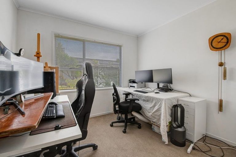 Photo of property in 9 Bryers Place, Bayview, Auckland, 0629