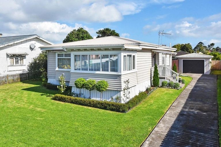 Photo of property in 27 Kenderdine Road, Papatoetoe, Auckland, 2025