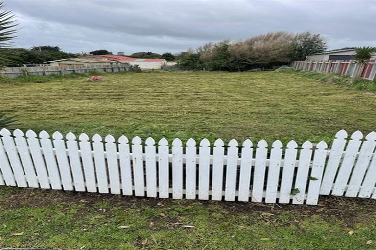 Photo of property in 4 Albany Street, Patea, 4520