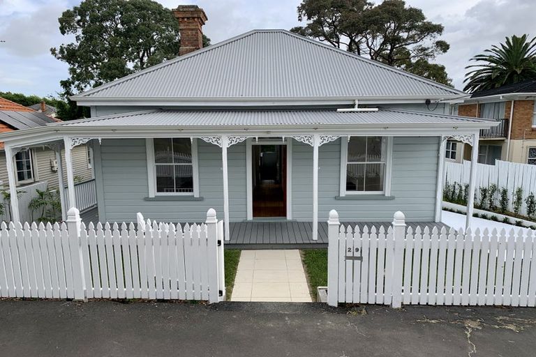 Photo of property in 29 Ewen Alison Avenue, Devonport, Auckland, 0624