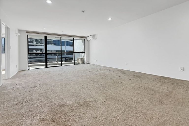 Photo of property in 2h/175 Hurstmere Road, Takapuna, Auckland, 0622