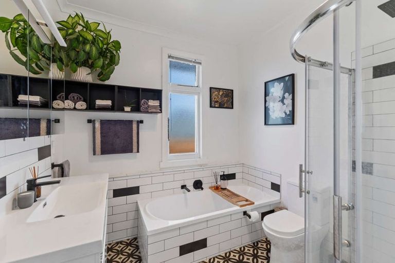 Photo of property in 96 Alma Road, Gonville, Whanganui, 4501