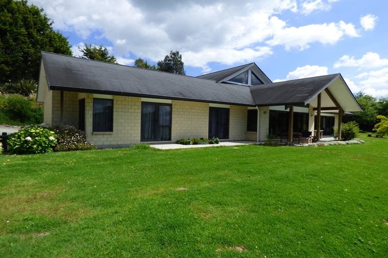 Photo of property in 87 Hurndall Street East, Maungaturoto, 0520