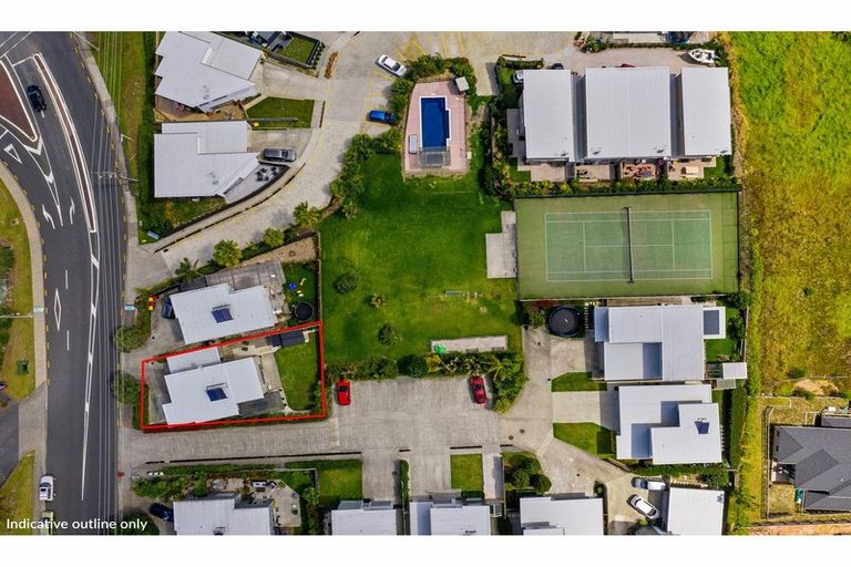 Photo of property in 128 Maire Road, Orewa, 0931