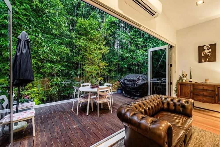 Photo of property in 16c Charmaine Road, Torbay, Auckland, 0630