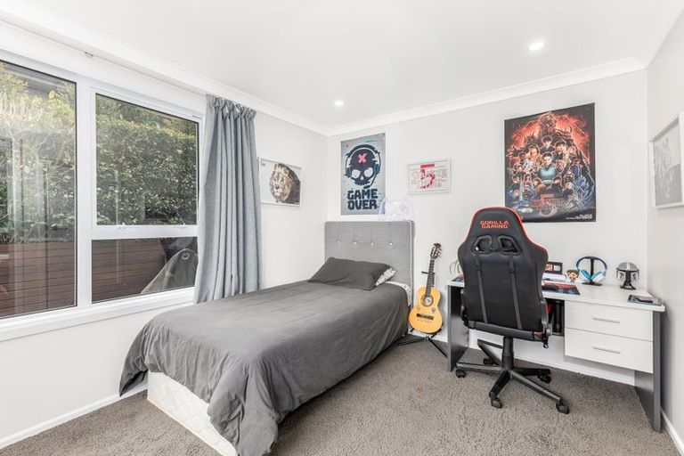 Photo of property in 118 Kahu Road, Paremata, Porirua, 5024