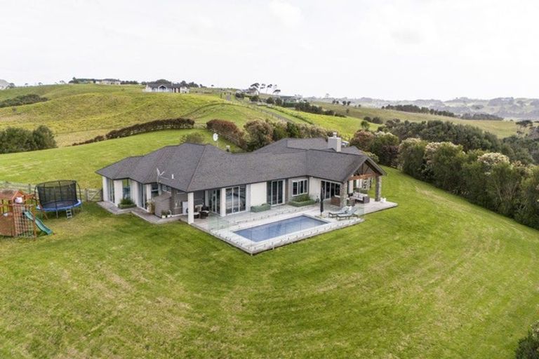 Photo of property in 143c Tuparekura Road, South Head, Helensville, 0874