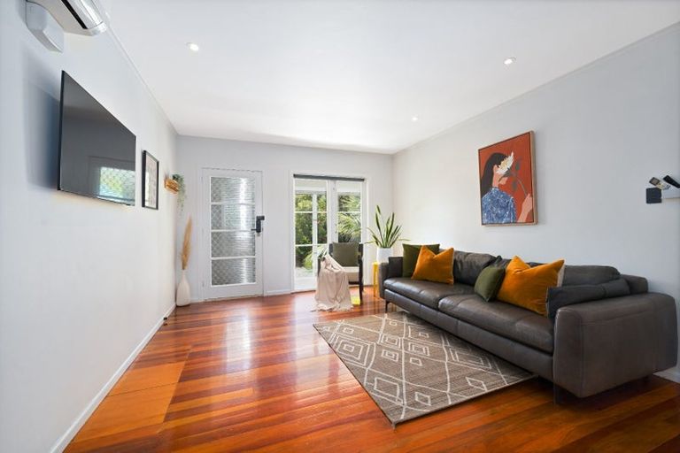 Photo of property in 2/67 Matipo Road, Te Atatu Peninsula, Auckland, 0610